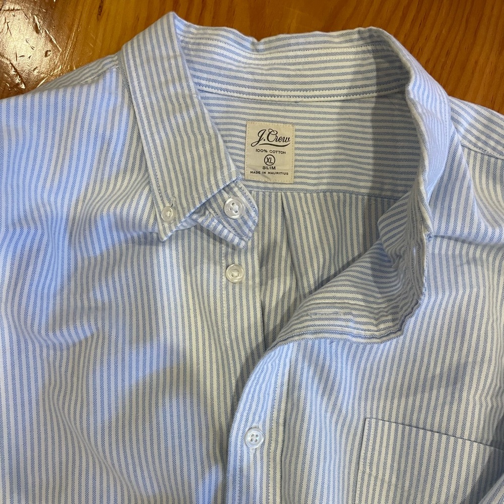 JCrew XL Slim soft cotton machine wash dress shirt.  Style 01310